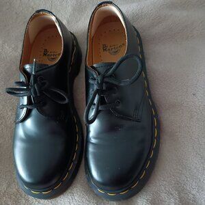 **👞 Classic Style, Unmatched Comfort – Dr. Martens 1461 Women's Smooth Leather